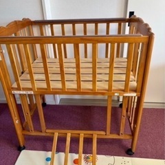 ベビーベッド 木製 新生児 高さ調整 赤ちゃん ベビー用品収納 キャスター付き ベビーサークル スライド開閉扉 ベッドの画像