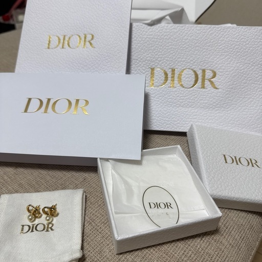 dior  ピアス