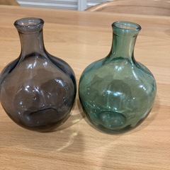 花瓶二つ