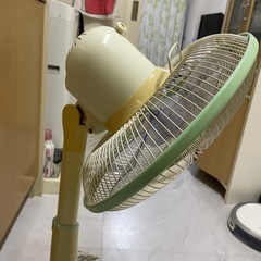 YUASA 扇風機 ミントグリーン　ジャンク品(首が折れ曲がる) ※動きますの画像