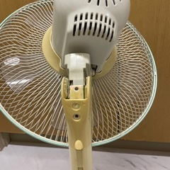 YUASA 扇風機 ミントグリーン　ジャンク品(首が折れ曲がる) ※動きますの画像