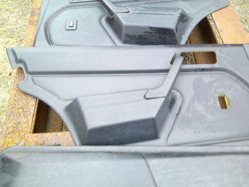 Mベンツ190E-16Vコスワースドアー内張前後左右販売―黒レザー