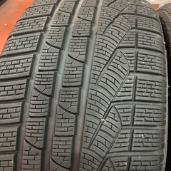バリ溝 275／35R20 2本 PIRELLI SOTTOZERO WINTER240  ポルシェ ベンツ GLE Rクラス BMW カイエン ボルボ の画像