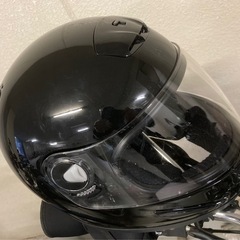 【2回程使用】オートバイヘルメット　黒　新品の匂い有り　美品　　の画像