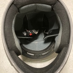 【2回程使用】オートバイヘルメット　黒　新品の匂い有り　美品　　の画像