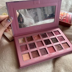 URBAN DECAY/ノーブランドアイシャドウ3点セットの画像