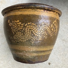 壺　高さ24センチ