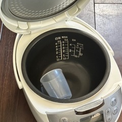 【ジャンク品・通電不可】炊飯器の画像