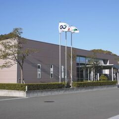 【営業スタッフ　未経験OK】学歴不問！完全週休2日制（土日祝）／社会保険完備／年間休日120日以上／昇給・賞与あり／交通費支給／残業ほぼなし！／各種手当充実／研修もあり！だから安心して働けます！の画像