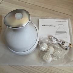 電動頭皮ブラシ 電動ブラシ IPX7防水 乾湿両用 美容家電 コンパクト
＆軽量の画像