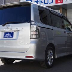 【自社ローン対象】トヨタ　ヴォクシー〇ミニバン〇メモリーナビ〇後席モニター〇バックカメラの画像