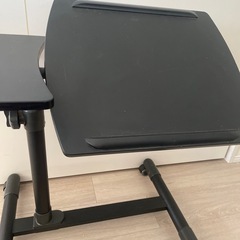 昇降テーブルの画像