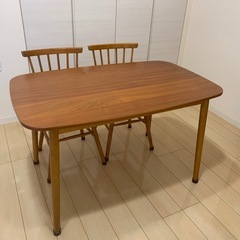 
ダイニングテーブル・椅子2脚
