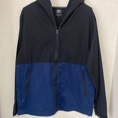 未使用品薄手のパーカー