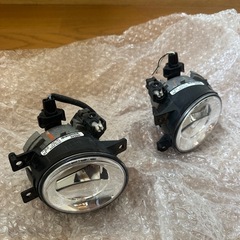 V37スカイライン純正LEDフォグランプ 