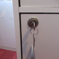 鍵付きカラーボックス（ホワイト　美品）の画像