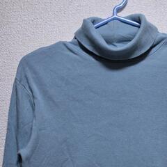 UNIQLO タートルネックトップスの画像