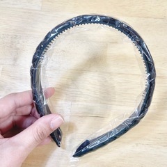 【100円】三つ編みデザインカチューシャの画像