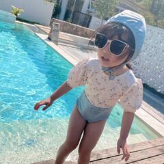 【新品未使用】100 ワンピース水着 半袖 花柄 白 女の子 ラッシュガード パフスリーブの画像