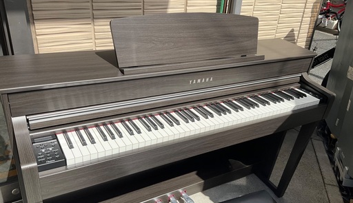 RKGGK】特価！YAMAHA/電子ピアノ/CLP-645DW/中古/2017年製/近隣は配達
