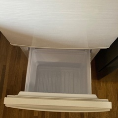 シャープの冷蔵庫 137L 2019年製 12,000円の画像