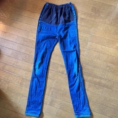 マタニティジーンズ