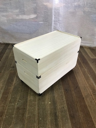 新品未使用品　2段タイプ　桐材　収納ボックス　これからの時期オススメ　キャスター付き