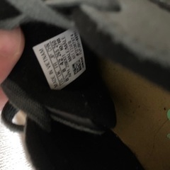 adidas スニーカーの画像