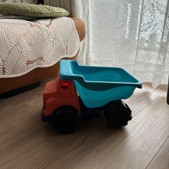 おもちゃ　ダンプカーの画像