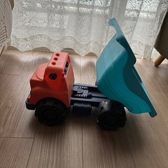 おもちゃ　ダンプカーの画像
