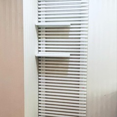 つっぱり天然木壁面ラダーラック幅60cm（ホワイト）※棚板2枚付の画像