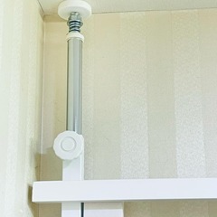 つっぱり天然木壁面ラダーラック幅60cm（ホワイト）※棚板2枚付の画像