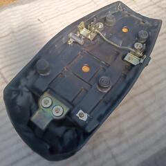 値下げ20%　バイクパーツ　シートの画像