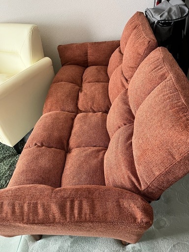 使用期間の短い二人掛けソファー