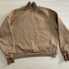 ショート丈トレーナーの画像