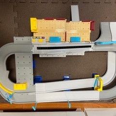 トミカ　高速道路とポリスステーションの画像