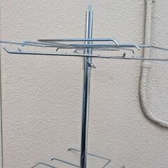 卍型回転什器（小物かけ）