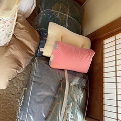 敷き布団、掛け布団「夏用、冬用」、枕、座布団、カーペット、玄関マ...