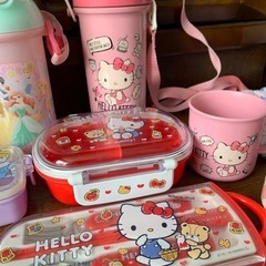 ディズニープリンセス　キティちゃん　マイメロ　水筒&お弁当セットなどの画像