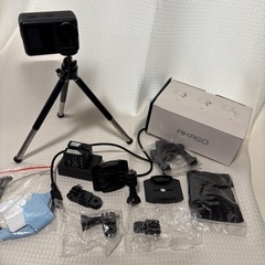 AKASO BRAVE 7アクションカメラ 本体と付属品一部