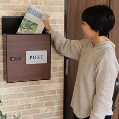 【最終値下げ】 壁掛けポスト A4対応 防水仕様 ダイヤル錠＋鍵付きの画像