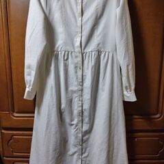 白ワンピース（GU　Мサイズ）