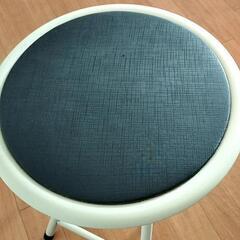 500円★折りたたみ★丸椅子★軽量★の画像