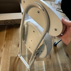 折りたたみ椅子の画像