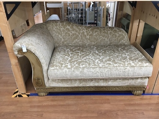 カウチソファー　木製フレーム　ベージュ