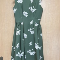 未使用に近い★ダズリン花柄グリーンワンピース