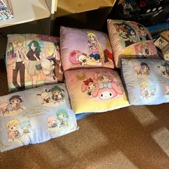 【セーラームーン&サンリオ】　クッション
