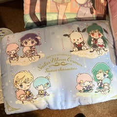 【セーラームーン&サンリオ】　クッションの画像