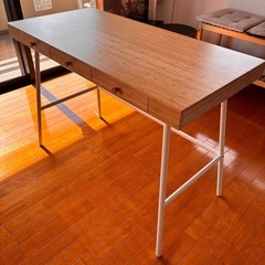 【取引予定者決定】IKEA デスク　リルオーセン