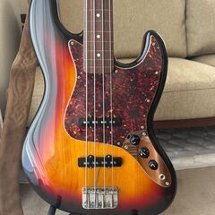 Fender Japan フェンダージャパン　フレットレス　ジャズベースの画像
